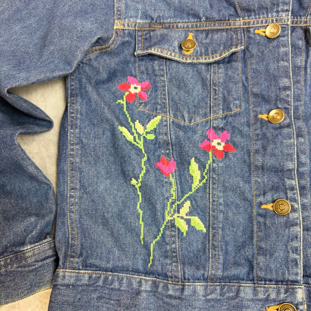 Coldwater Creek Womens Small Denim Jacket Floral Cross Stitch Embroidery Blue - Picture 4 of 8